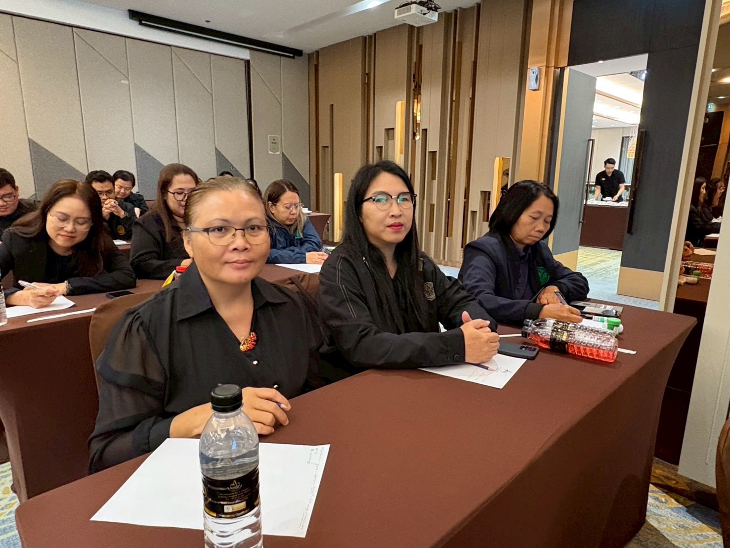 title - ส.ป.ก. จัดโครงการสัมมนาเชิงปฏิบัติการ หลักสูตร สร้างและพัฒนาศักยภาพผู้ตรวจประเมินเพื่อเตรียมความพร้อม ด้านการตรวจรับรอง GAP พืชอาหารและข้าวในเขตปฏิรูปที่ดิน 